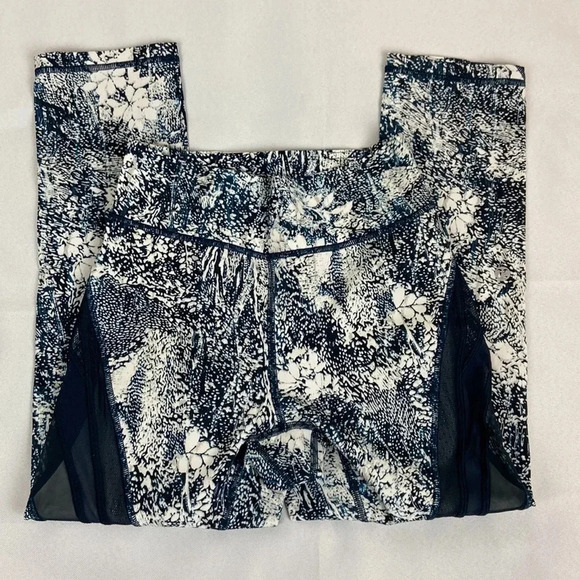 Lululemon Size 4 Never Still Crop 21" Wildwood‎ White Multi / Nocturnal Teal - Picture 4 of 14